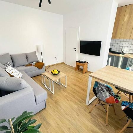 Millennium Bridge Cozy Apartment Top Location بودغوريتْسا المظهر الخارجي الصورة