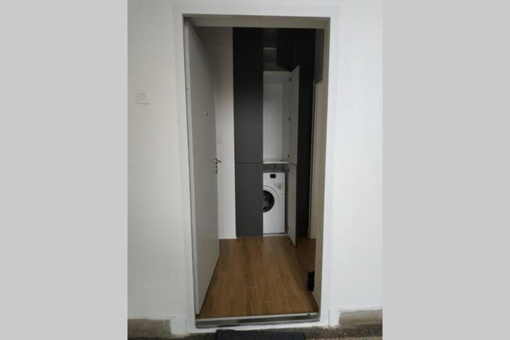 Millennium Bridge Cozy Apartment Top Location بودغوريتْسا المظهر الخارجي الصورة