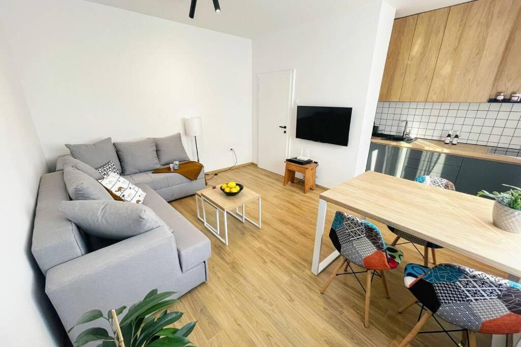 Millennium Bridge Cozy Apartment Top Location بودغوريتْسا المظهر الخارجي الصورة